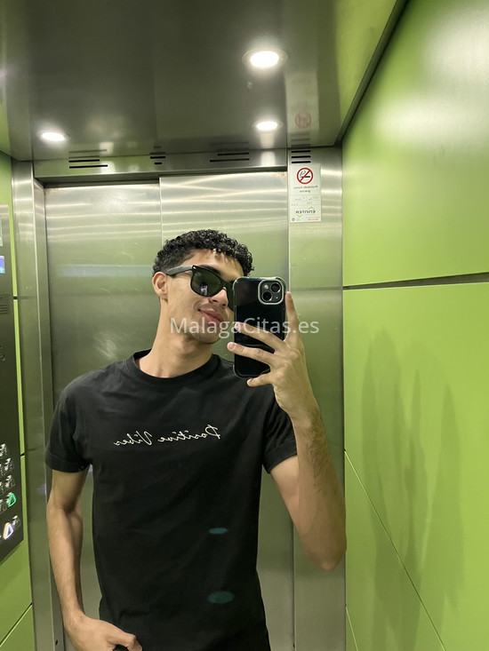 Darius, joven colombiano . 643788727. Citas en MÁLAGA, MÁLAGA. www.malagacitas.es.