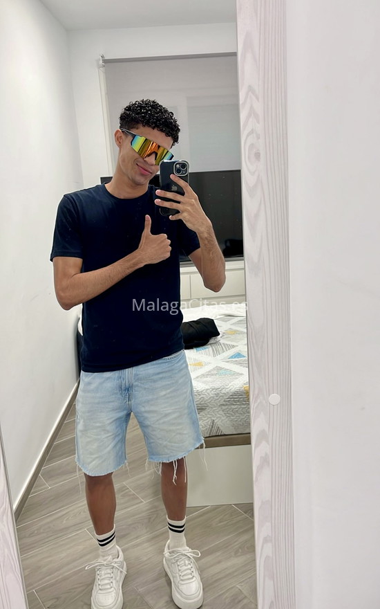Darius, joven colombiano . 643788727. Citas en MÁLAGA, MÁLAGA. www.malagacitas.es.