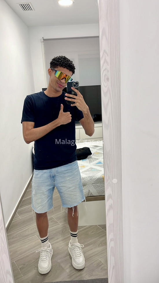 Darius, joven colombiano . 643788727. Citas en MÁLAGA, MÁLAGA. www.malagacitas.es.