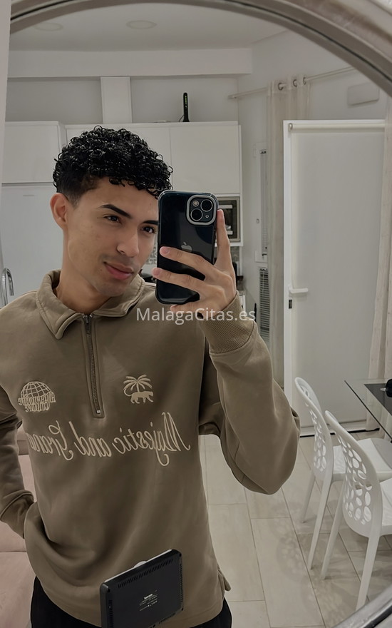 Darius, joven colombiano . 643788727. Citas en MÁLAGA, MÁLAGA. www.malagacitas.es.