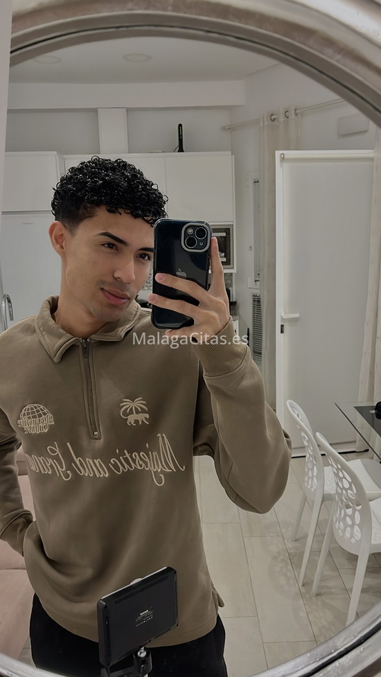 Darius, joven colombiano . 643788727. Citas en MÁLAGA, MÁLAGA. www.malagacitas.es.