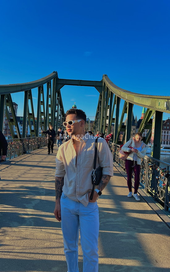 Sebastián Useche, venezolano. 666767235. Citas en MÁLAGA, MÁLAGA. www.malagacitas.es.
