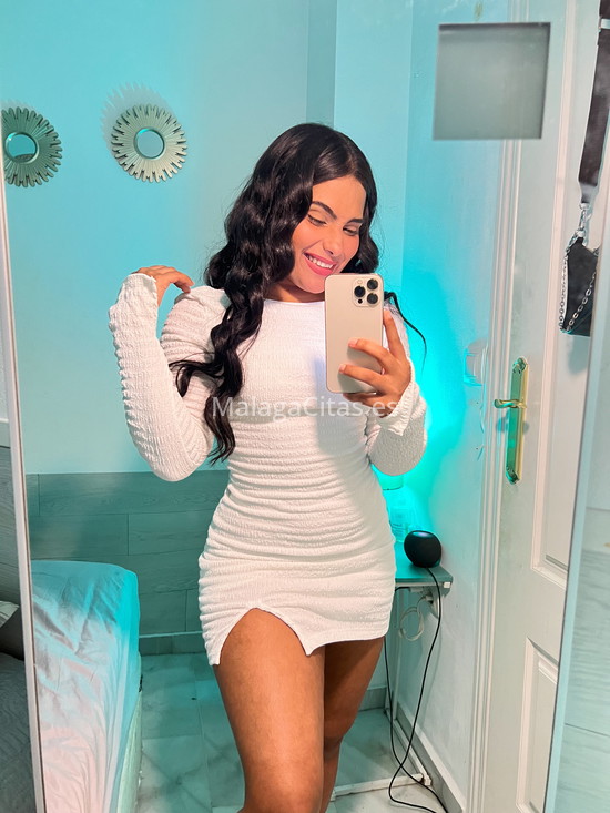 Sharon, joven venezolana . 637481544. Citas en MÁLAGA, MÁLAGA. www.malagacitas.es.