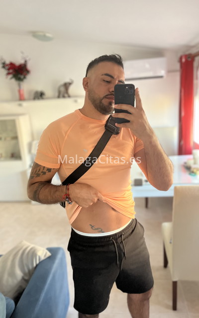 Iván, colombiano recién llegado . 632905654. Citas en MÁLAGA, MÁLAGA. www.malagacitas.es.