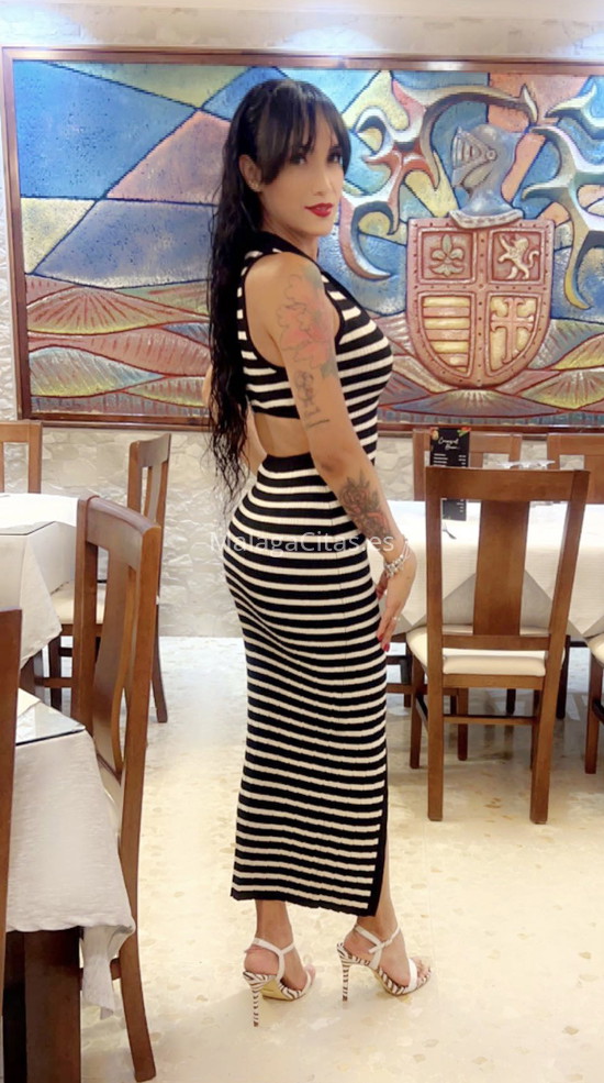 Alexa, linda y femenina trans caribeña . 695469037. Citas en MÁLAGA, MÁLAGA. www.malagacitas.es.