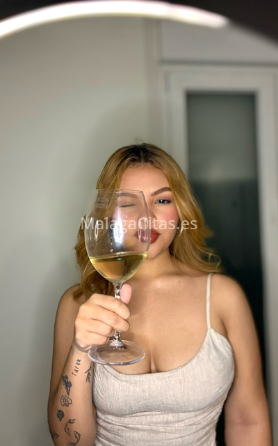 Linda, bonita joven colombiana. 641312665. Citas en MÁLAGA, MÁLAGA. www.malagacitas.es.