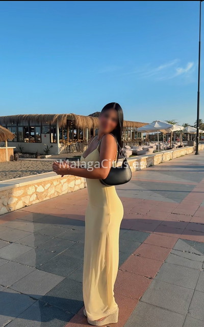 Daniela, morena con curvas. 642734019. Citas en MÁLAGA, MÁLAGA. www.malagacitas.es.